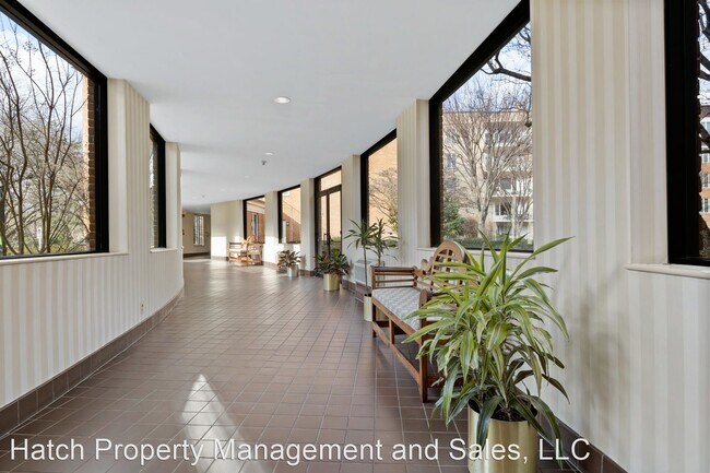 Foto del edificio - 3 br, 2 bath House - 8101 Connecticut Ave....