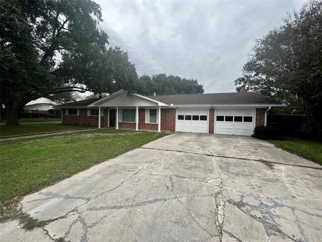 Building Photo - 795 Vogel Dr