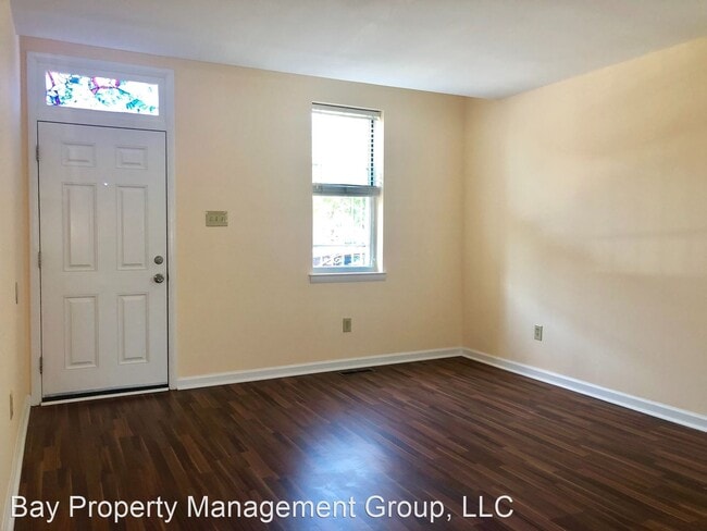 Building Photo - 3 br, 1 bath House - 7 N Caroline Street