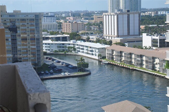 Foto del edificio - 1865 S Ocean Dr