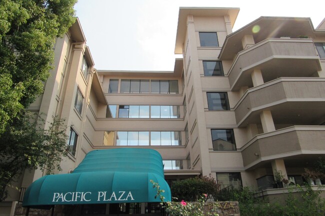 Foto del edificio - Gorgeous 1 Bed, 1 Bath Condo in Perfect Sa...