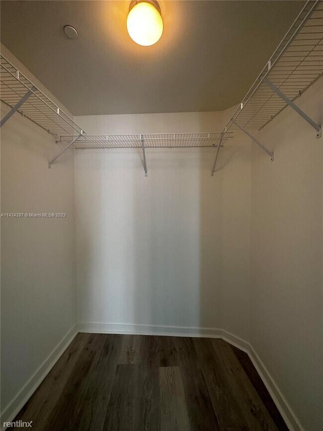 Building Photo - 2 br, 2 bath Condo - 1100 S Miami Ave Apt ...