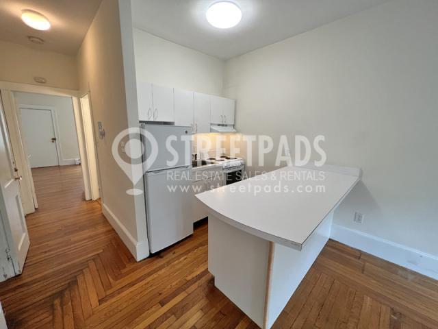 Foto principal - 1 bedroom in Brookline MA 02446