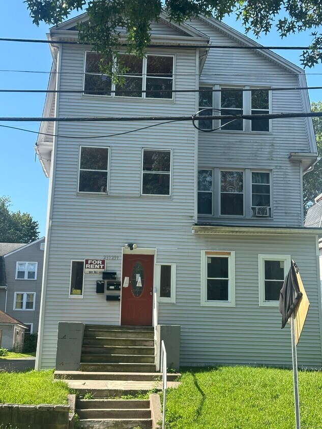 Foto principal - 237 Westland St