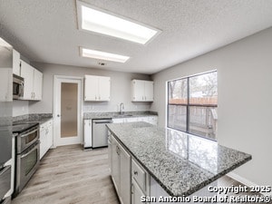 Building Photo - 7663 Aspen Park Dr