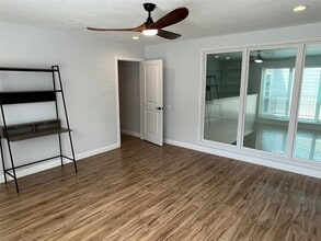 Building Photo - 4006 Breakwood Dr