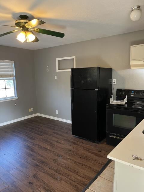 Foto del edificio - 7705 Debbie Dr