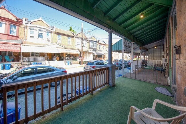 Foto del edificio - 354 Ophelia St