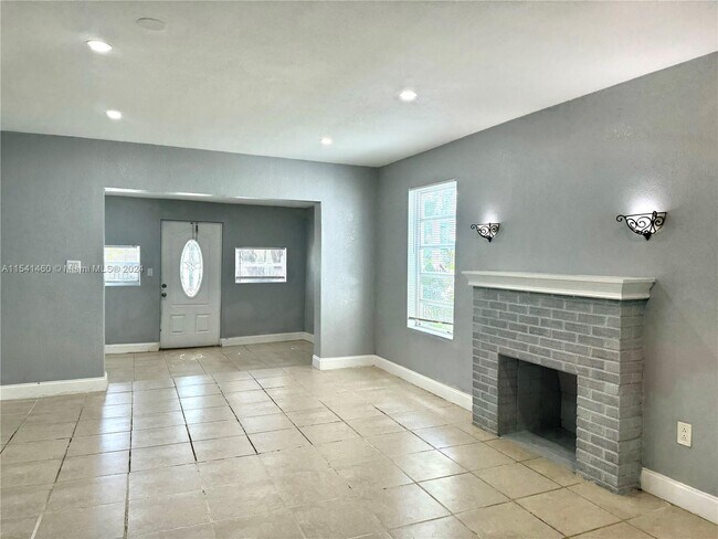 Building Photo - 1485 NW 51st Terrace