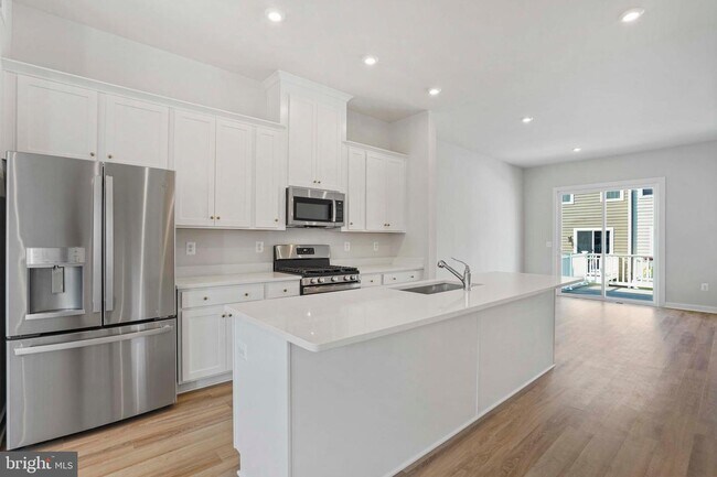 Foto del edificio - 1734 BLUE SPRUCE St