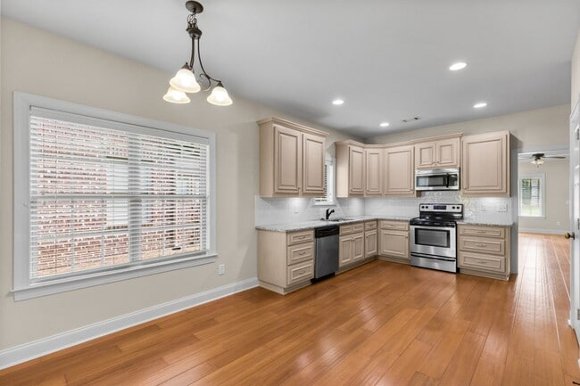 Building Photo - 948 Starr Ct