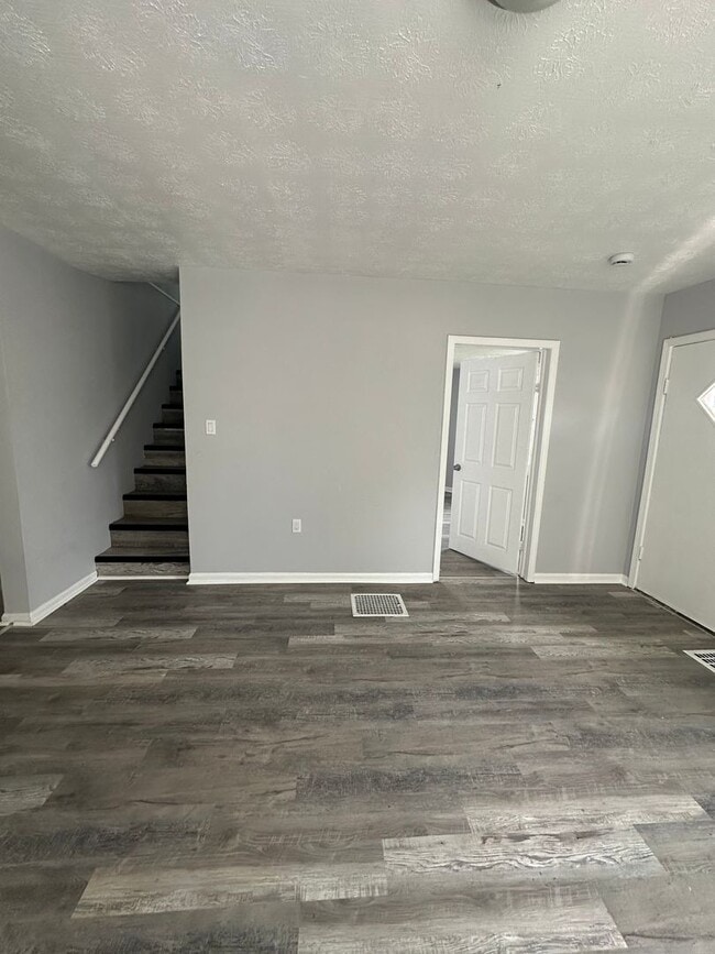 Building Photo - Warner Rd 4 Bedroom Single