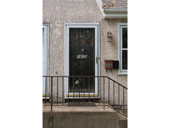 Foto del edificio - 1672 Randolph Ave