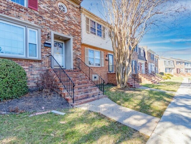 Building Photo - 1702 Cambridge Ct