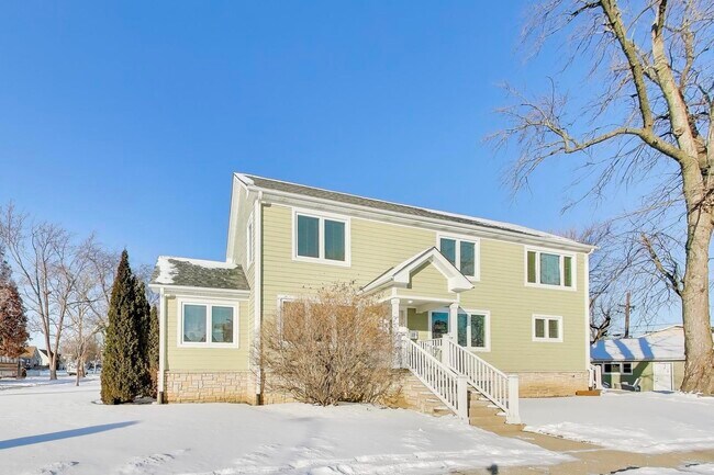 Foto del edificio - 229 N Myrtle Ave