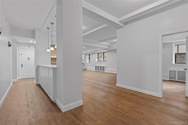 Building Photo - 232 Martine Ave