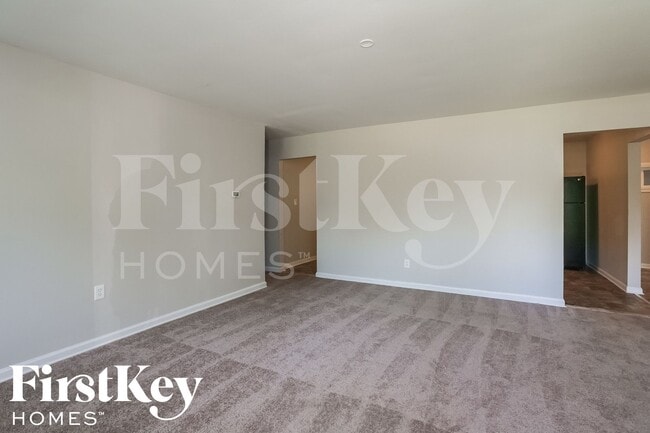 Building Photo - 5779 N Alton Ave