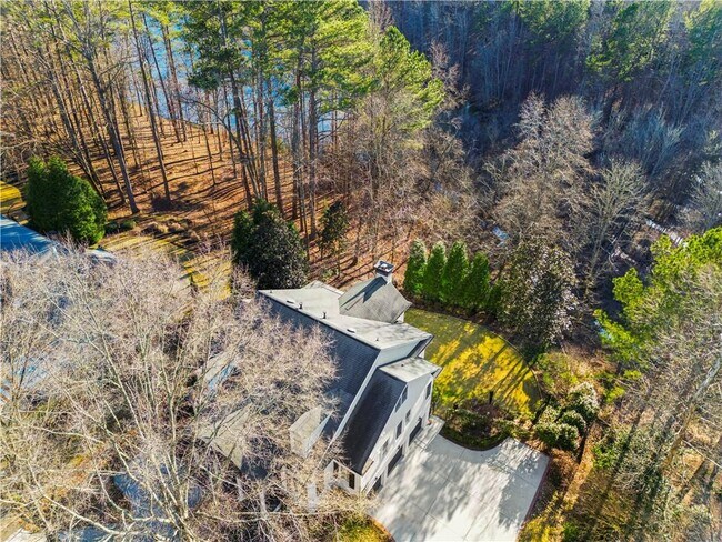 Building Photo - 102 N Cove Dr