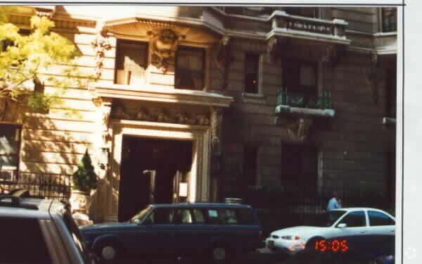 Building Photo - 190 Riverside Dr