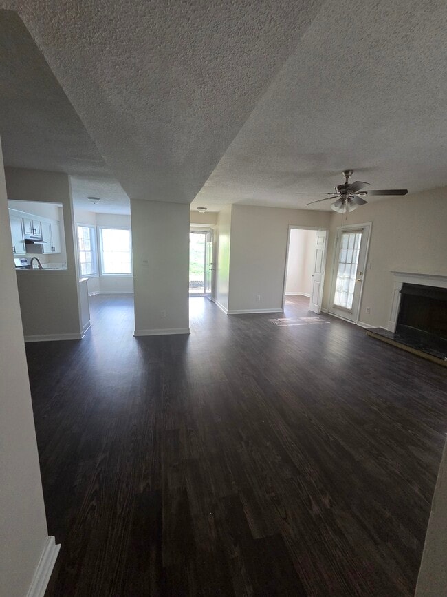 Building Photo - 6043 Green Forest Dr