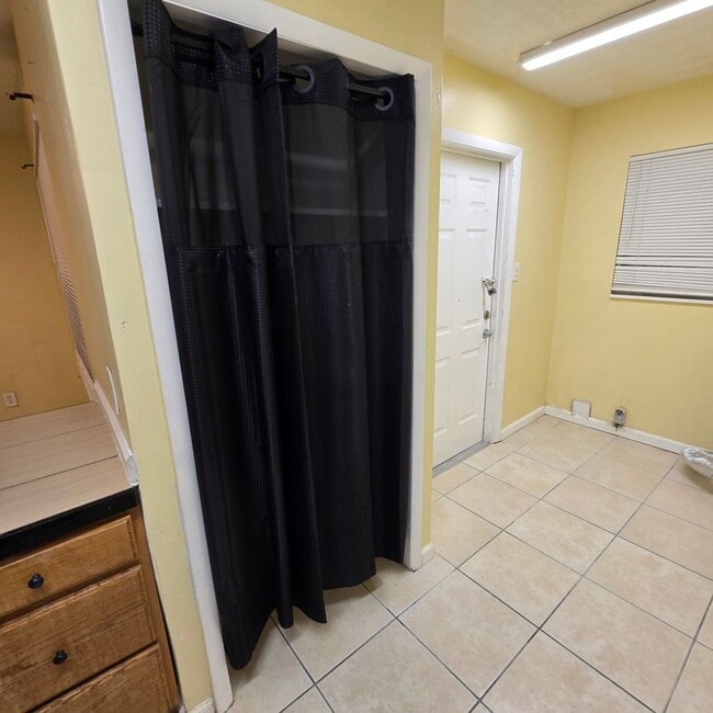 Foto del edificio - 4487 Wheatley St