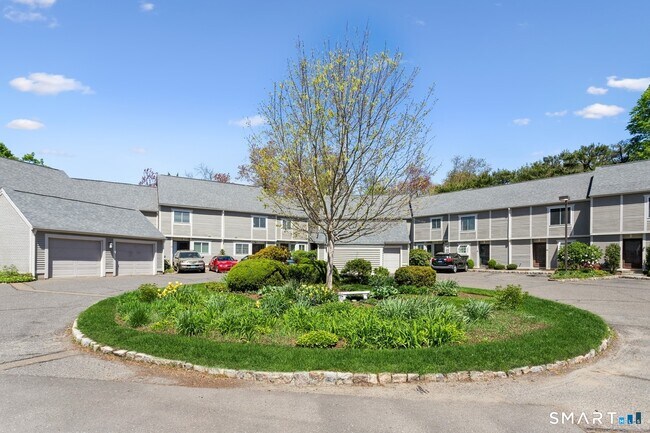 Foto del edificio - 33 Strathmore Ln