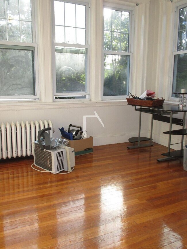 Foto del edificio - No Brokers Fee, No Security Deposit, Heat ...