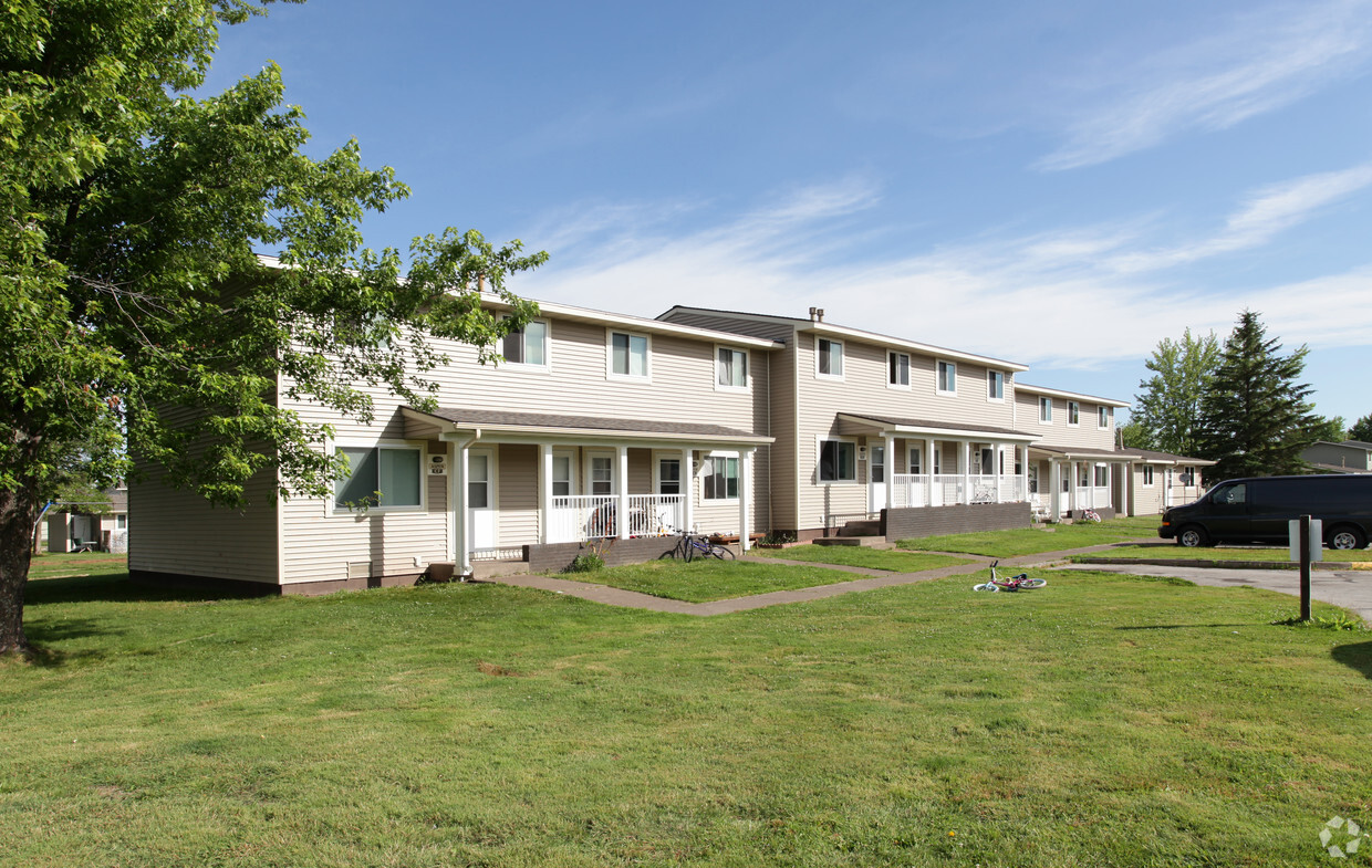 Primary Photo - Superior Townhomes