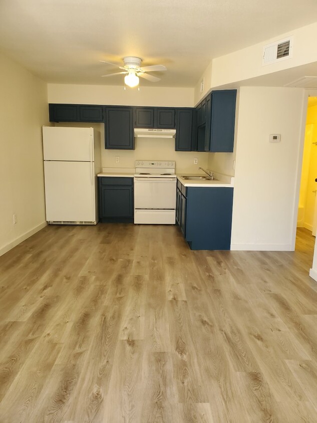 Primary Photo - 9633 N 17th Ave