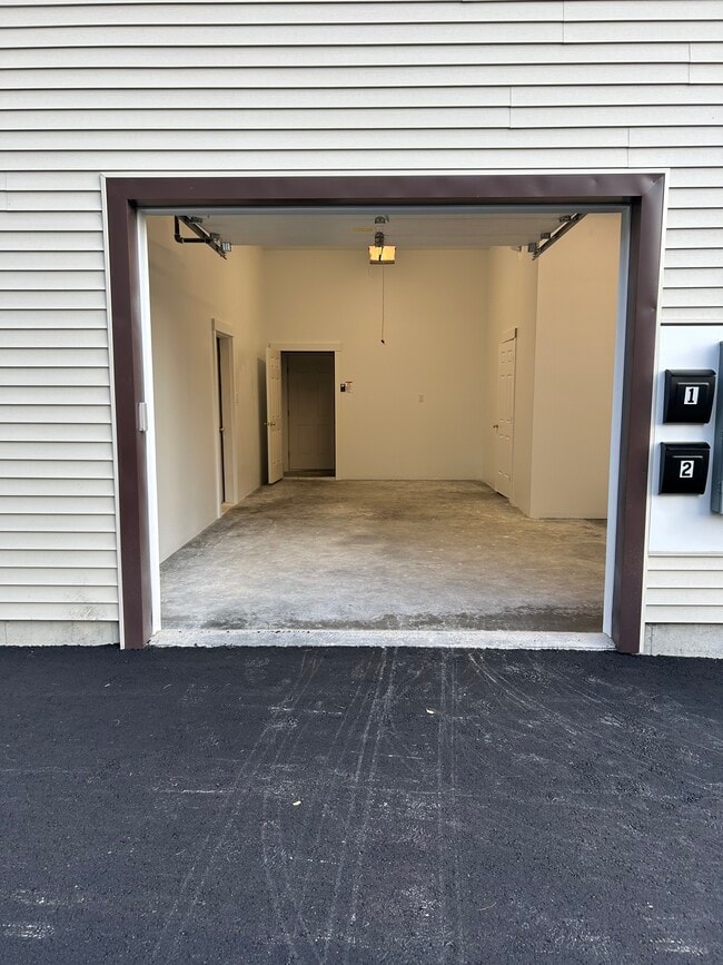 Building Photo - 37 Red Wagon Rd