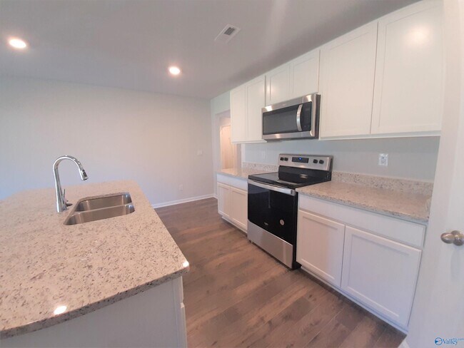 Building Photo - 104 Betty Williams Dr