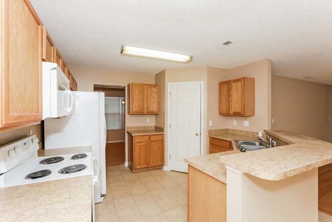 Building Photo - 8045 Weeping Fig Ln