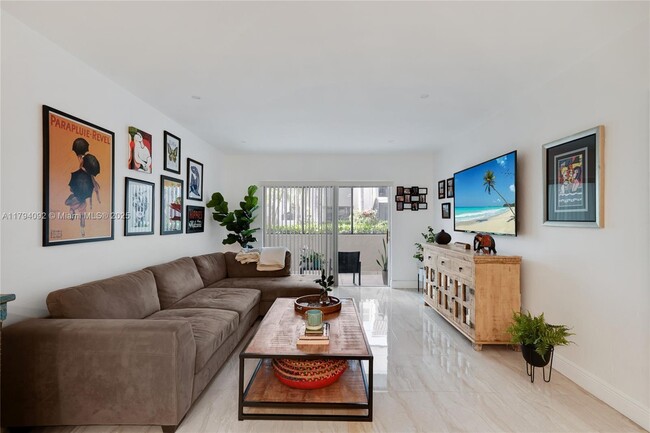 Foto del edificio - 7913 SW 104th St