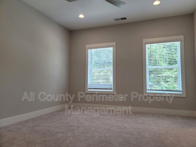 Foto del edificio - 2475 Sycamore Rd NW