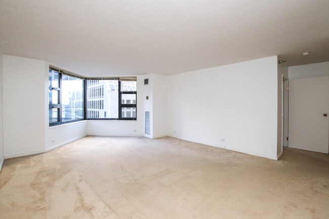 Building Photo - 401 E Ontario St