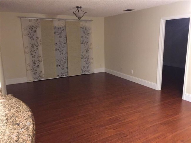 Foto del edificio - 3642 NW 95th Terrace