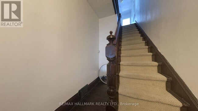 Photo du bâtiment - 149 Wellington St S