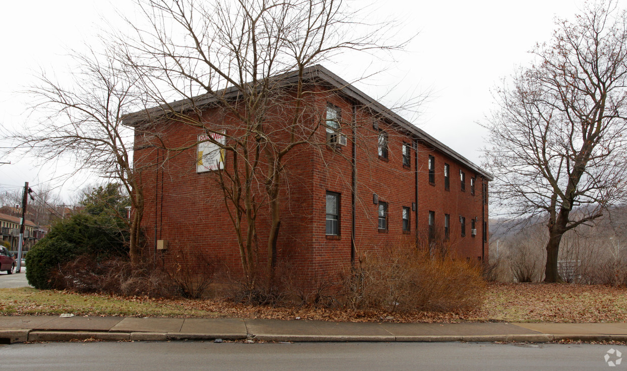 Building Photo - Parkway Apartments