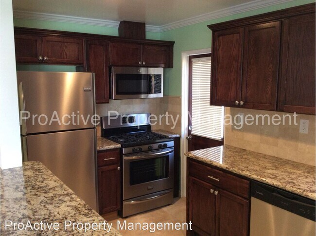 Building Photo - 3 br, 2 bath House - 1630 North Ontario St...