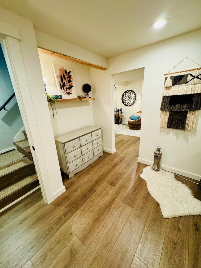 Apartment entry - 4101 Red Bird Pl