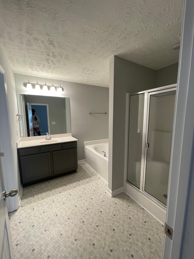 Building Photo - 682 Hamilton Crossing
