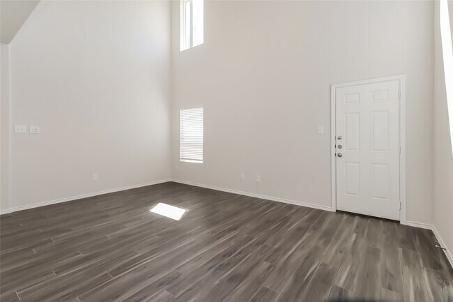 Foto del edificio - 15322 Estrella Rd W