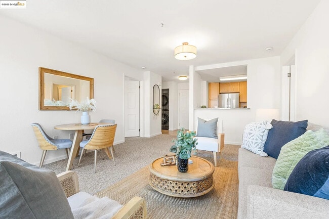 Living Room - 555 10th St