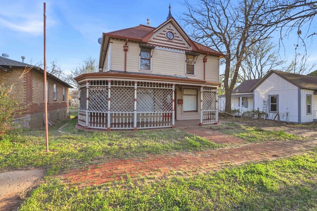 Photo - 609 E Harrison Ave House