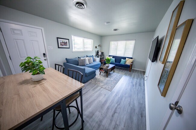 Foto del edificio - 4918 Seabreeze Dr