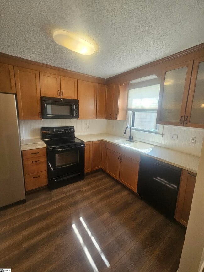 Building Photo - 103 Sunningdale Ct