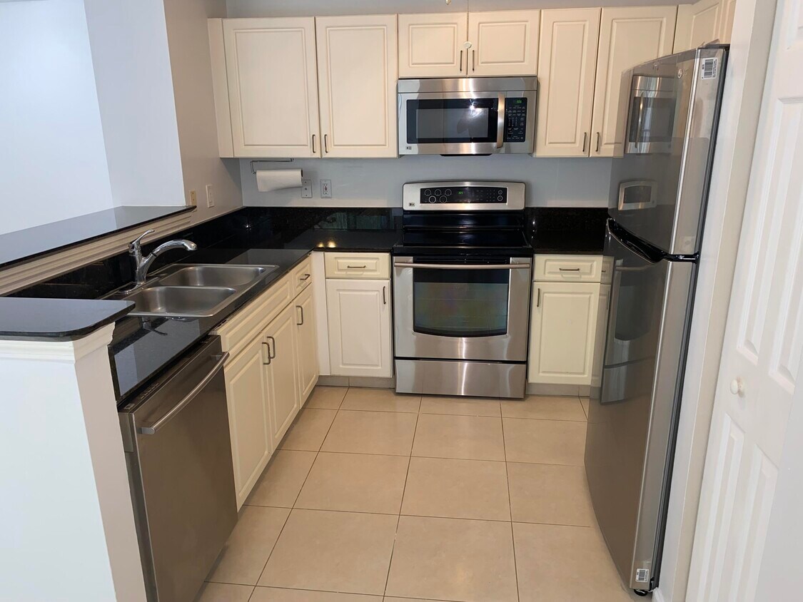 Primary Photo - 720 S Sapodilla Ave