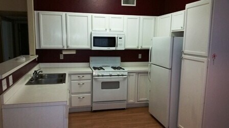 Foto del edificio - 8755 W Berry Ave