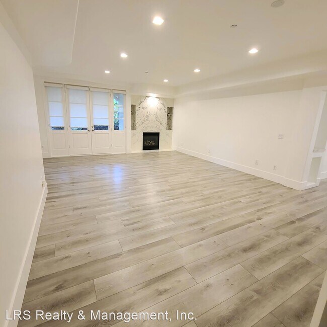 Building Photo - 2 br, 2.5 bath House - 1861 Veteran Ave. #101