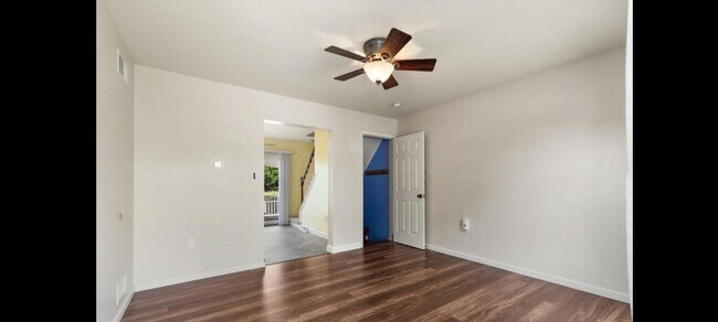 Foto del edificio - 462 Crosswinds Dr